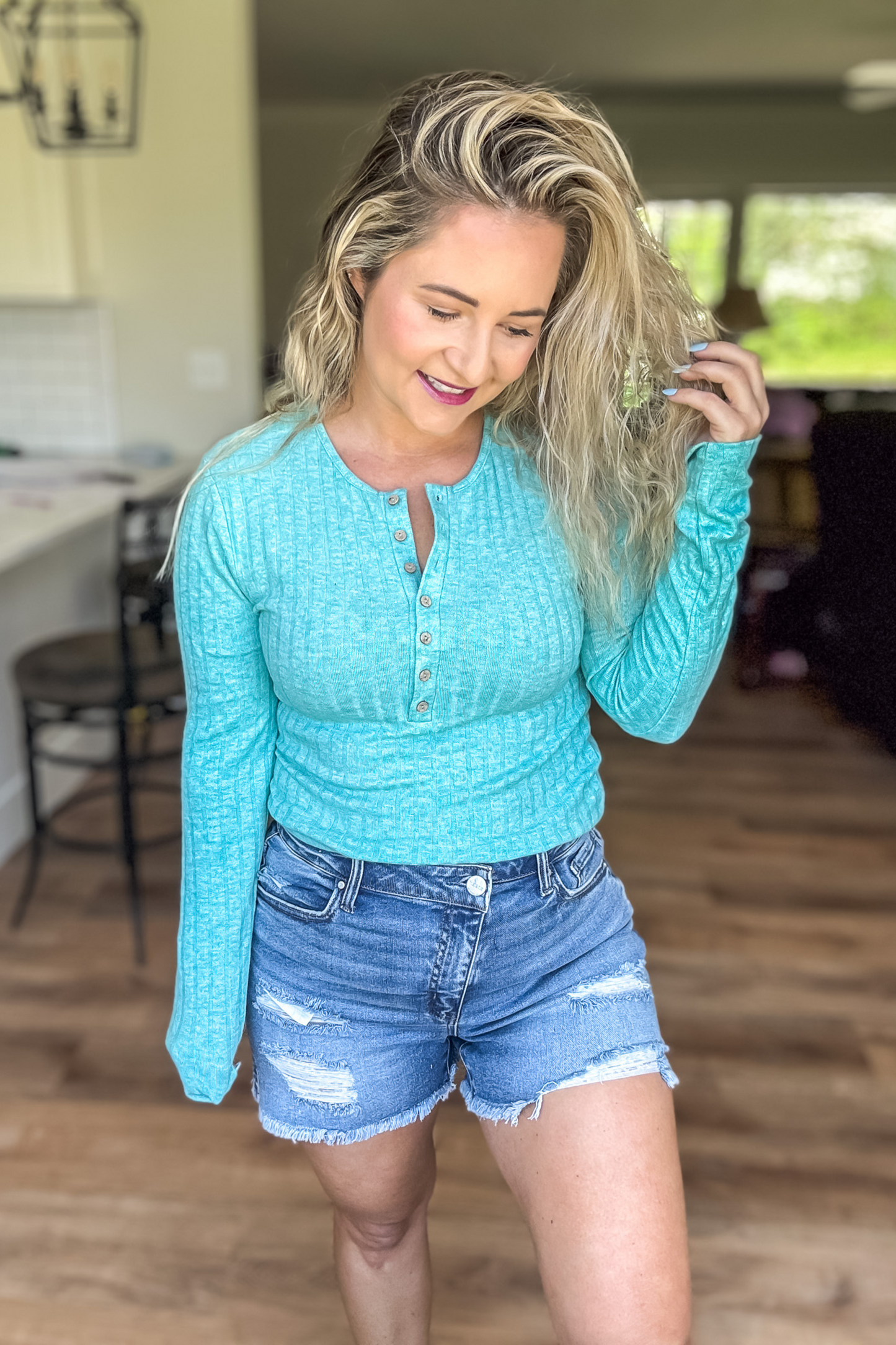 NO SUMMER BLUES - RIBBED LONG SLEEVE BUTTON TOP
