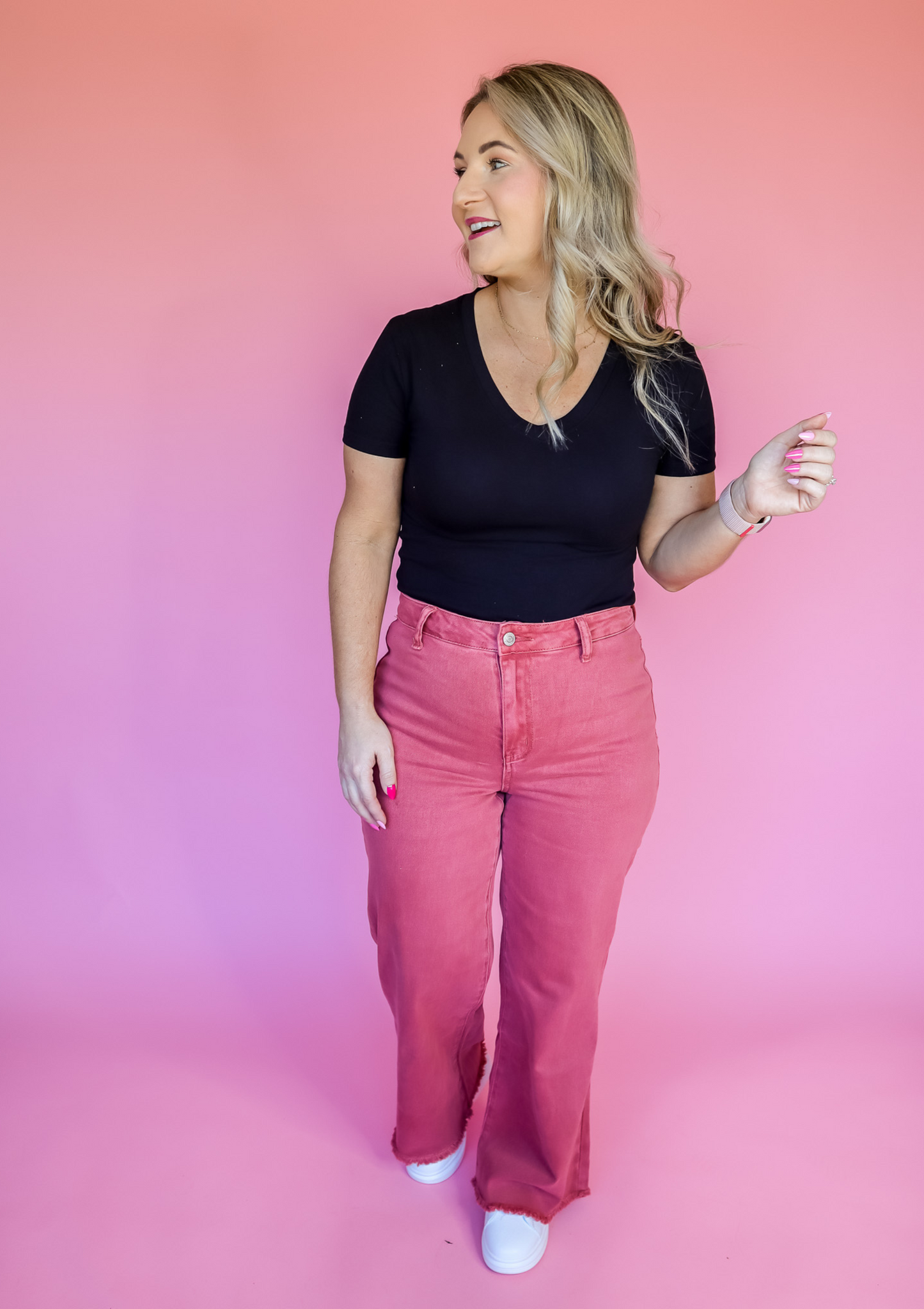 MUST HAVE BASIC BLACK TEE