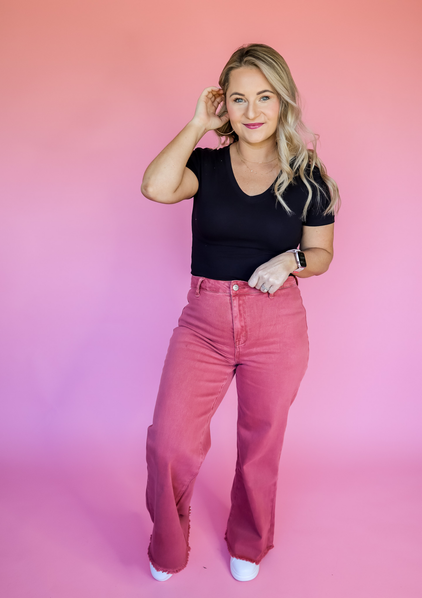 MUST HAVE BASIC BLACK TEE