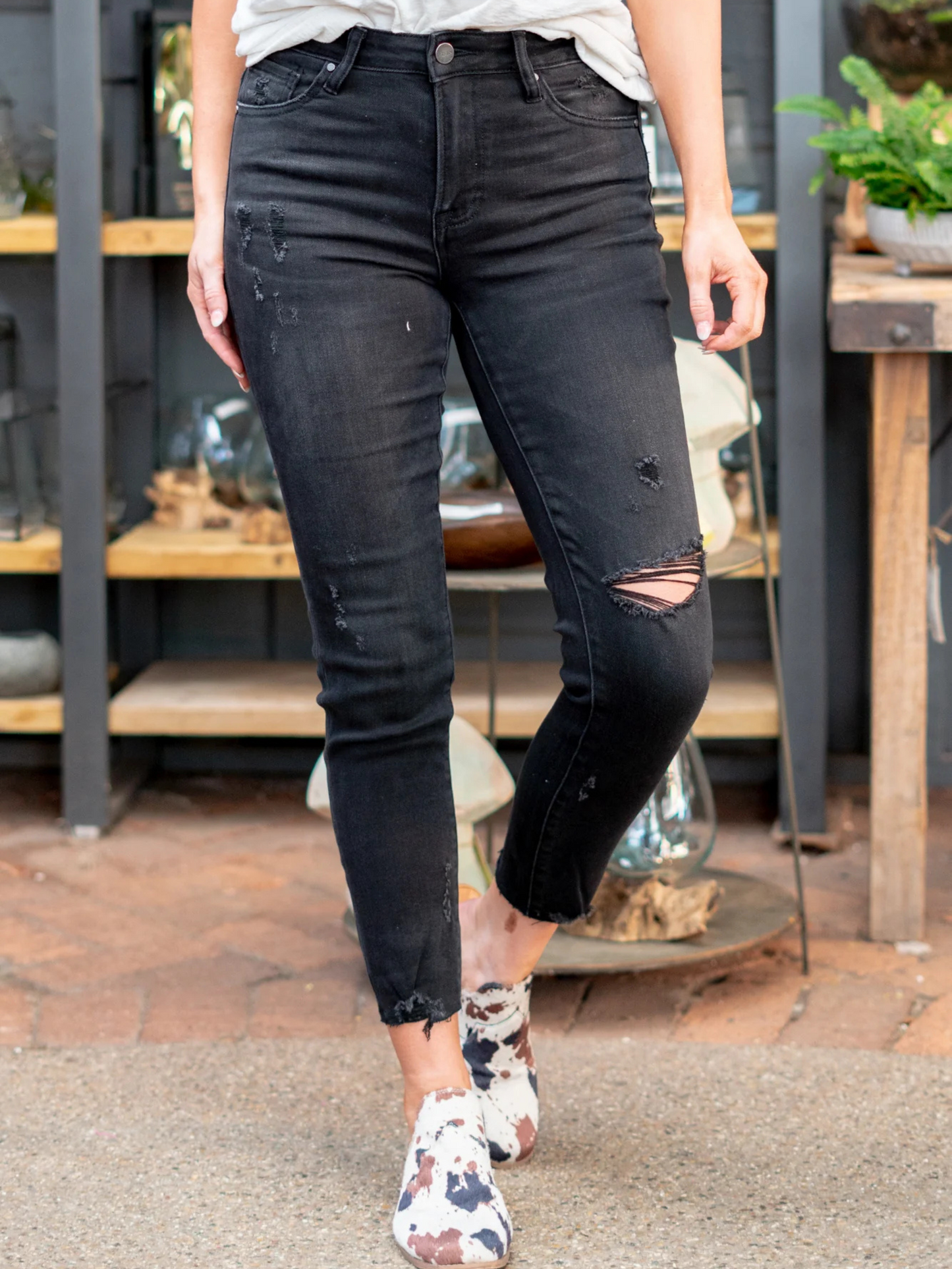 RISEN - AUDREY HIGH RISE TAPERED BLACK RISEN JEANS