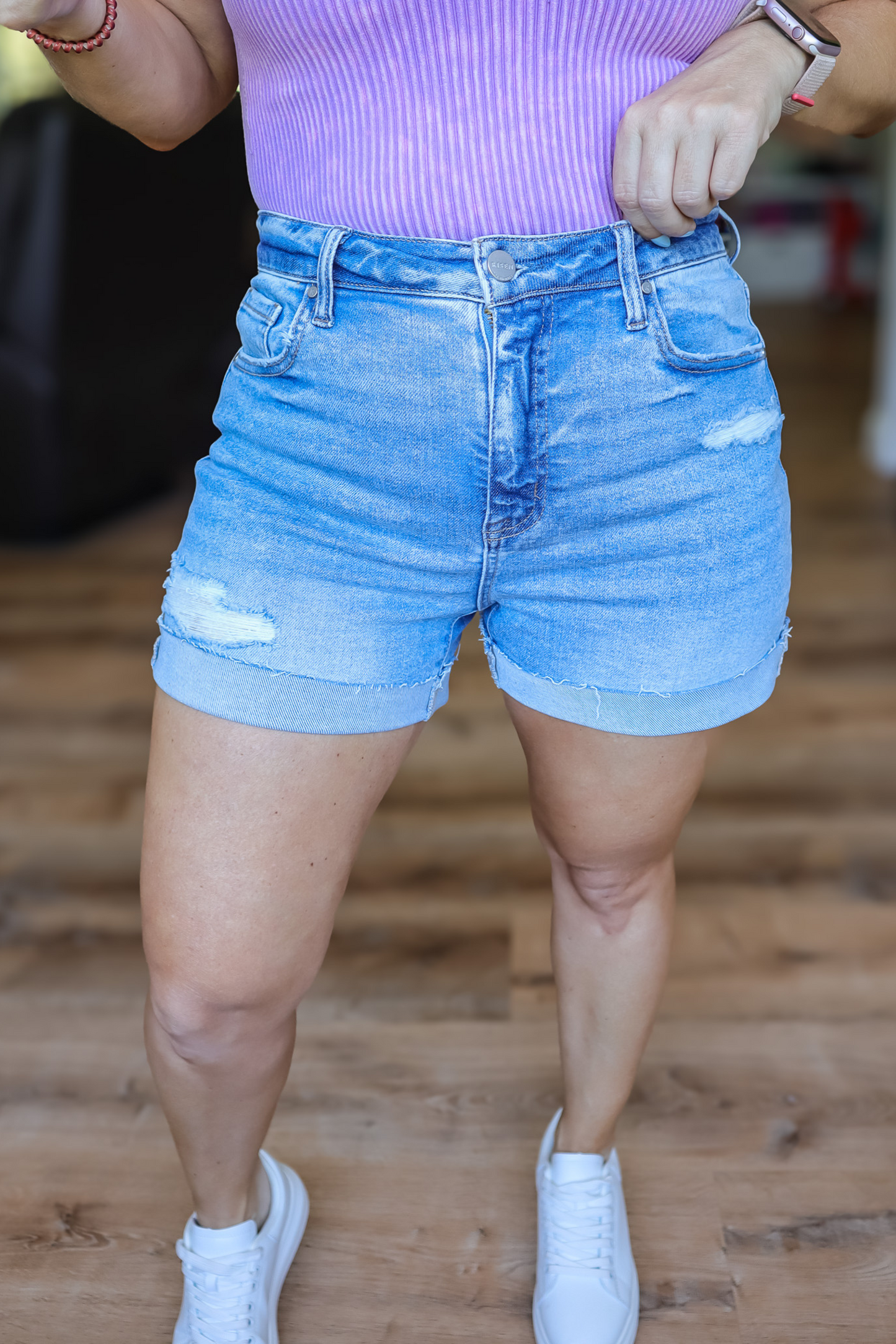 RISEN EVERYDAY STRETCH CUFFED SHORTS - LIGHT WASH