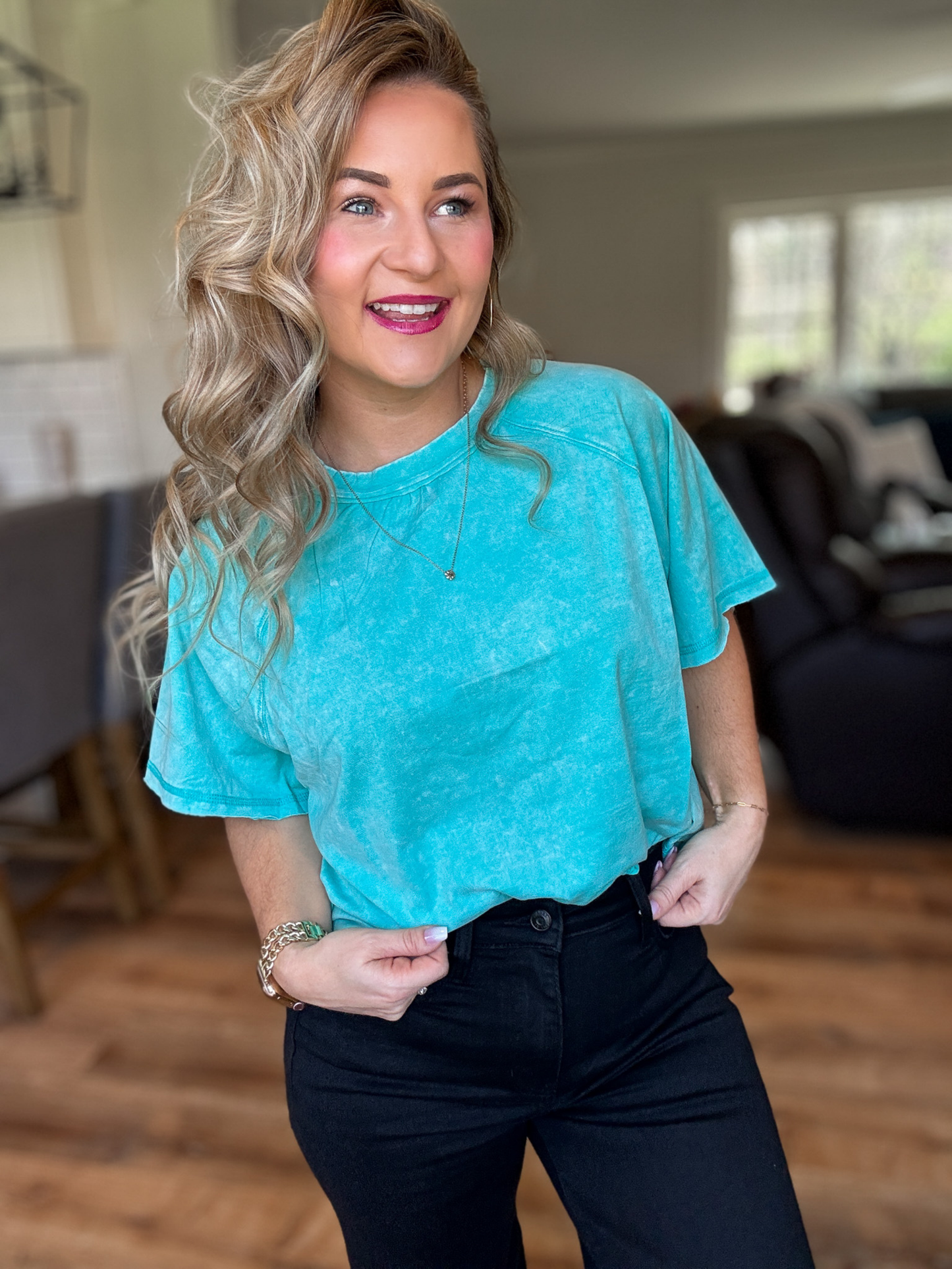 OCEAN WAVES ACID WASH SEMI-CROPPED BASIC TEE