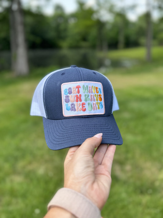 BOAT WAVES SUN RAYS LAKE DAYS ADJUSTABLE TRUCKER HAT