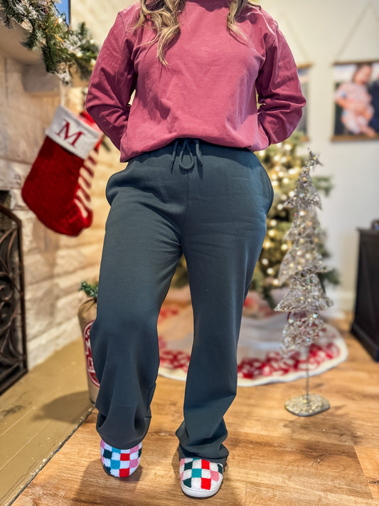 MISTLETOE WISHES FLEECE STRAIGHT LEG JOGGERS - FINAL SALE