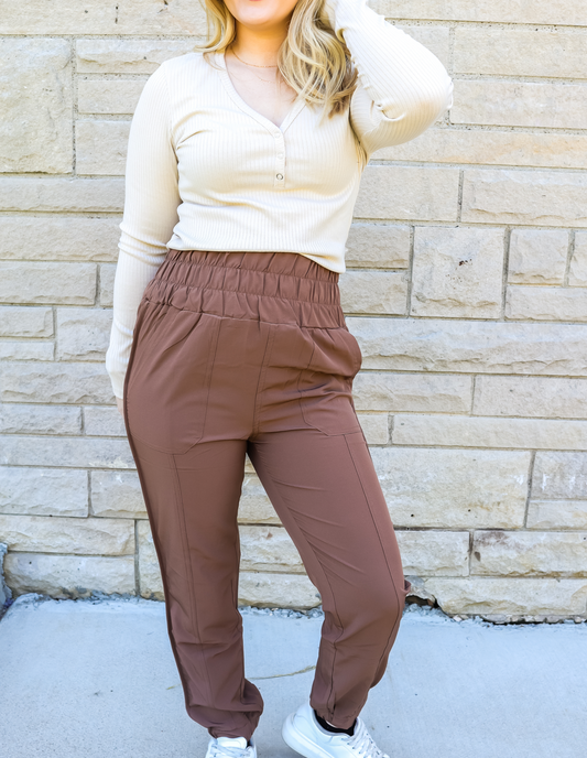 RESTOCK ON THE MOVE SMOCKED WAIST JOGGERS - CHESTNUT - FINAL SALE