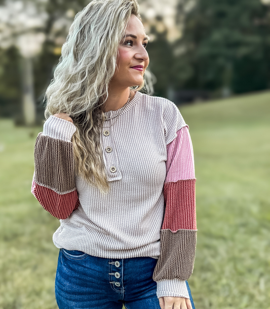 AUTUMN DREAMS RIBBED COLOR BLOCK TOP