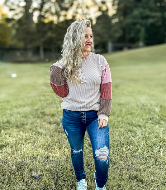 AUTUMN DREAMS RIBBED COLOR BLOCK TOP