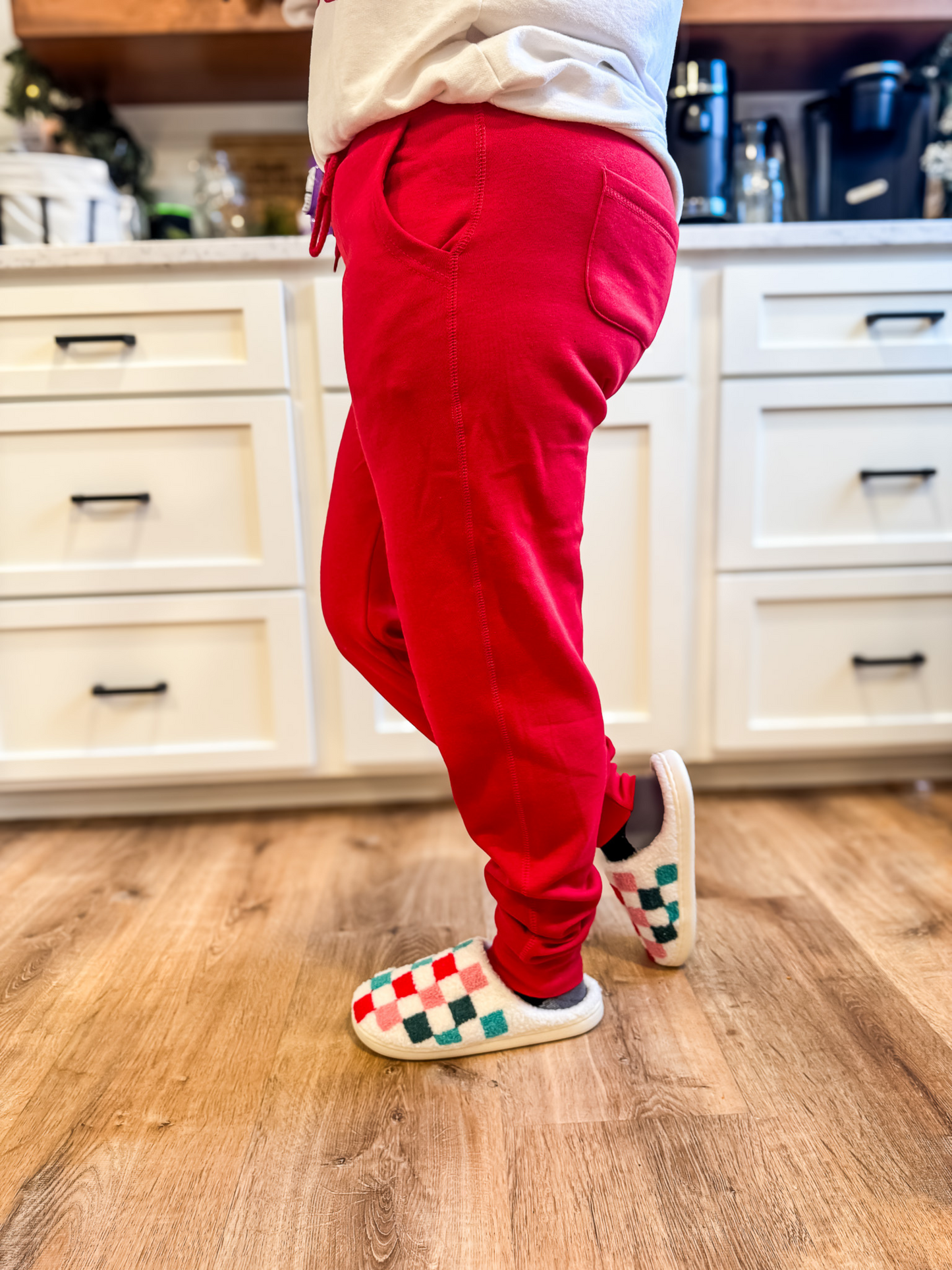 COZY UP CHRISTMAS BASIC FLEECE JOGGERS - RED