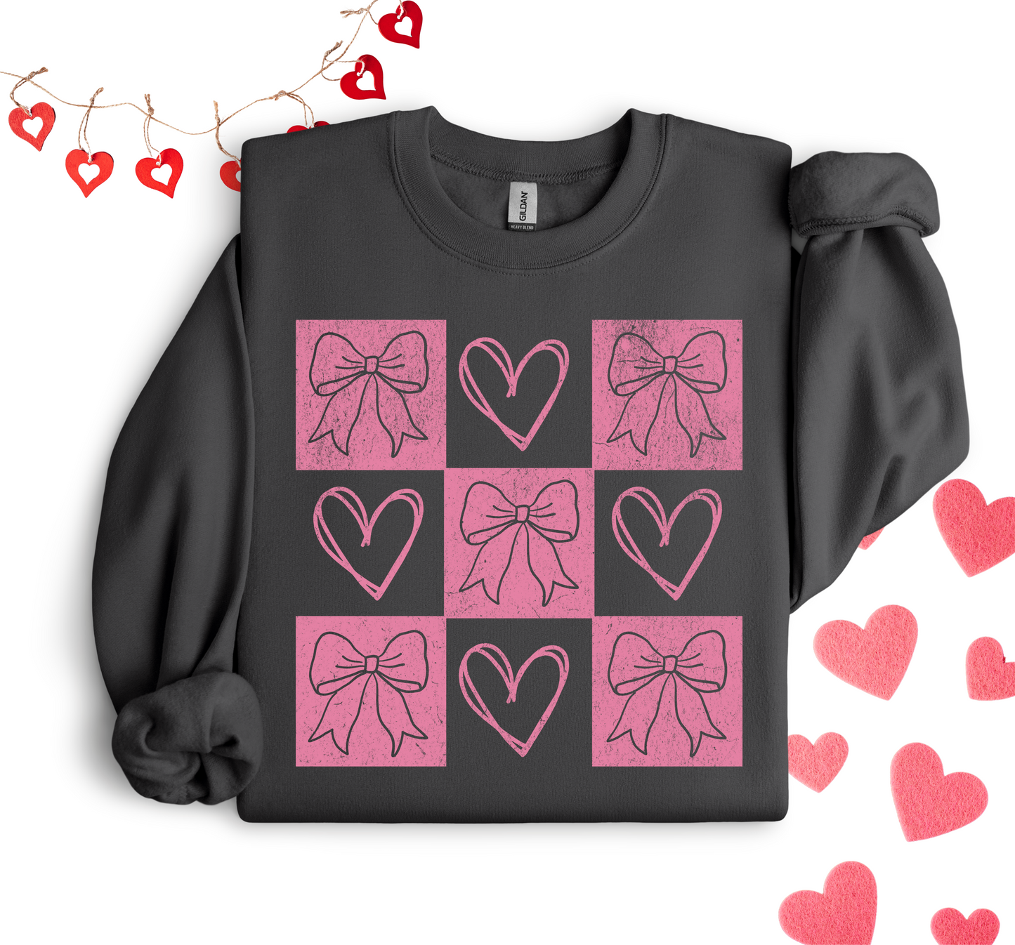 CHECKERED BOWS & HEARTS CREW/TEE