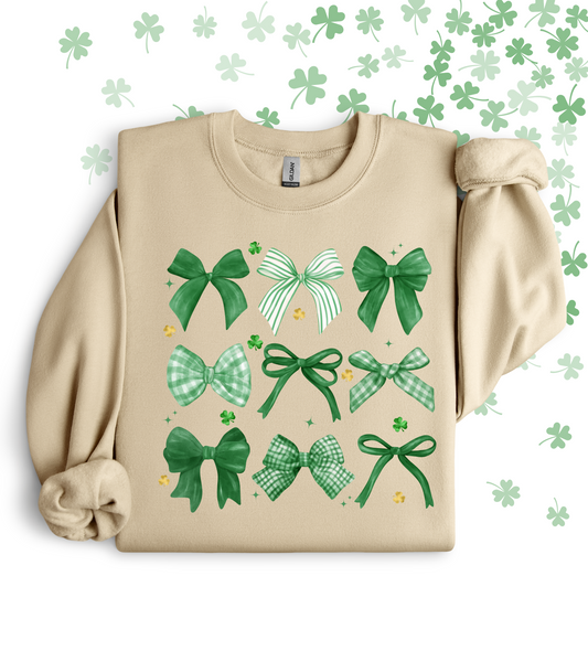 A LITTLE LUCK BOW COLLAGE TEE/CREW