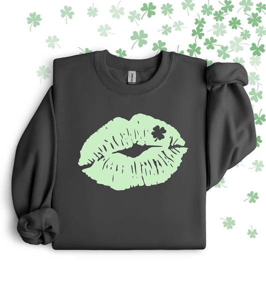 LUCKY SMOOCH TEE/CREW