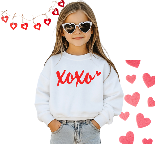 RED MINIMALIST XOXO YOUTH CREW/TEE